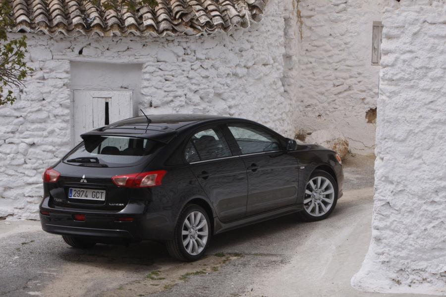  Mitsubishi Lancer Sportback 2008 года  (фото 26 из 42)